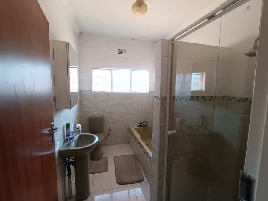 3 Bedroom Property for Sale in Riviera Northern Cape